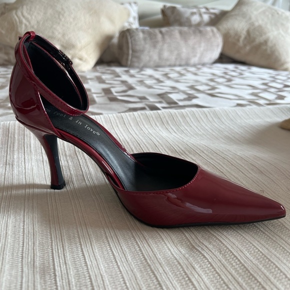 😍New with Out Tag On Feet & In Love 🥰 Patent Leather Heels with Ankle Strap - Picture 5 of 12